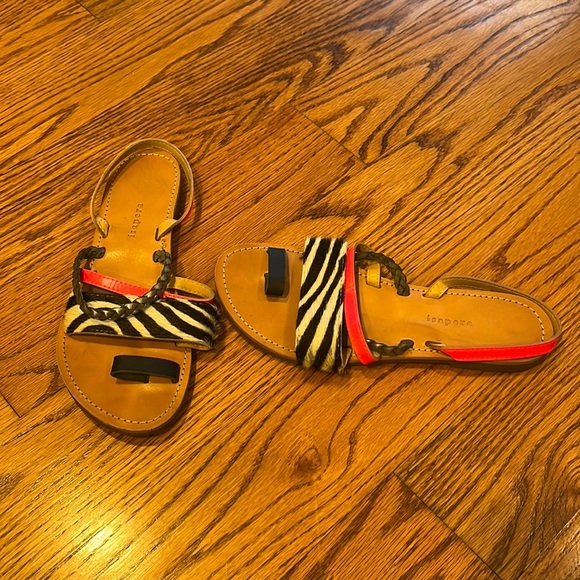 Isapera Woman’s Pink Zebra Sandals - Picture 1 of 6
